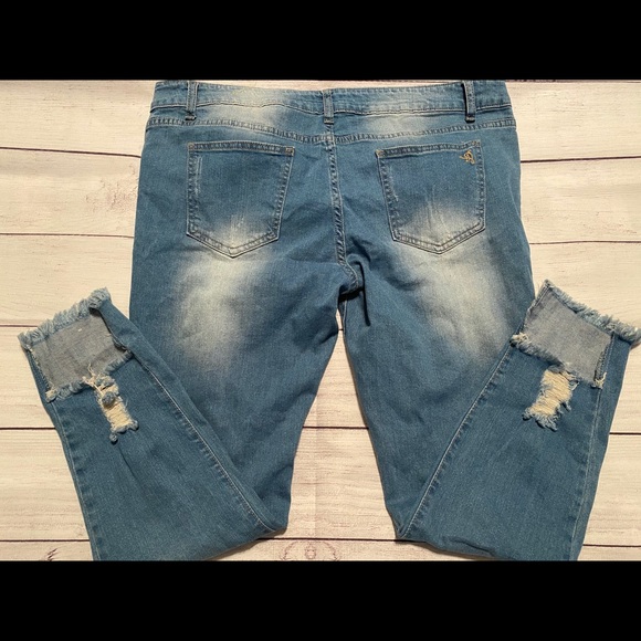 VIP Jeans - Picture 2 of 2